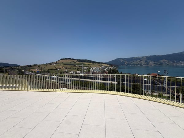 Exklusives Attika-Juwel: Panoramablick über den Zugersee in seiner schönsten Form 2