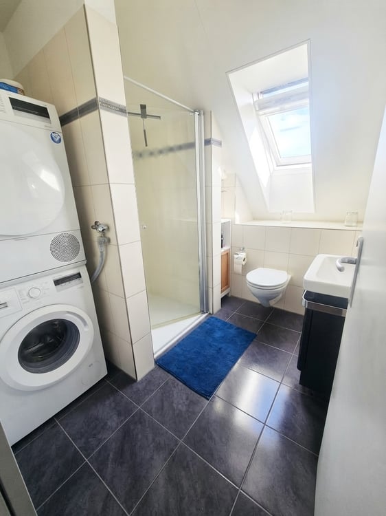 2.5-Zimmer-Dachwohnung – Modern, Hell und Familienfreundlich 9