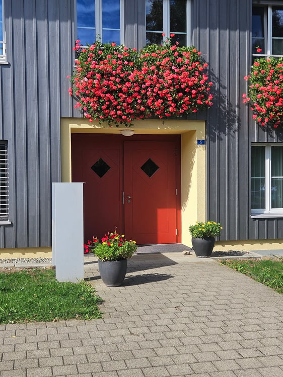 2.5-Zimmer-Dachwohnung – Modern, Hell und Familienfreundlich 2