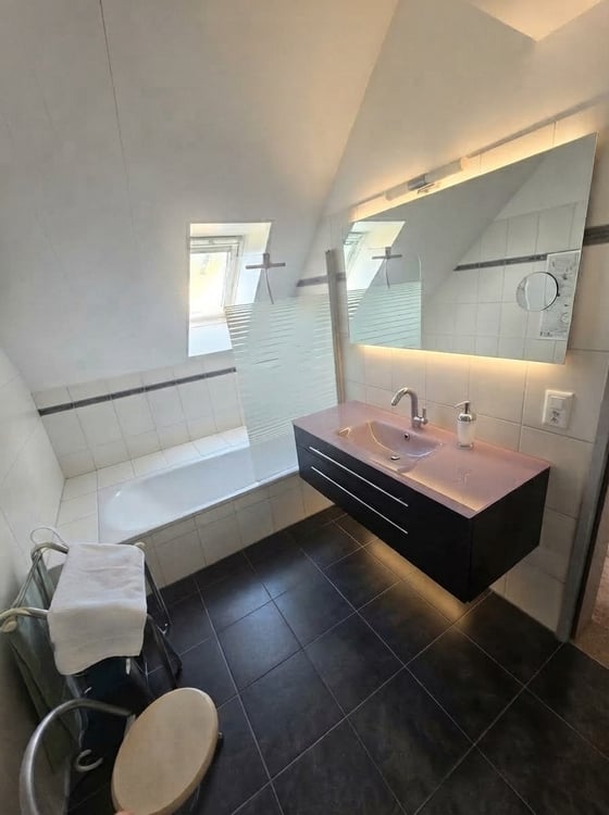 2.5-Zimmer-Dachwohnung – Modern, Hell und Familienfreundlich 8