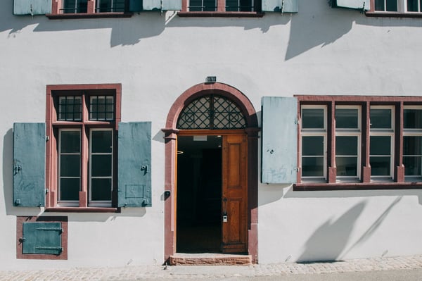 Möbliert, mit grosser Terrasse in Altstadt 22