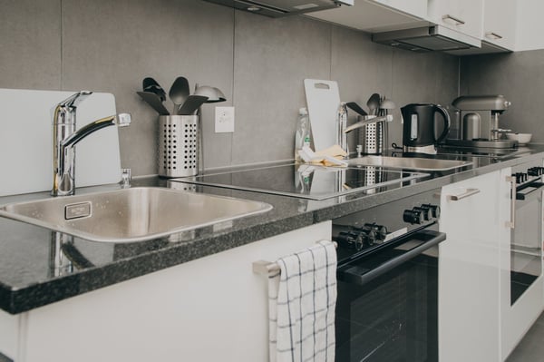 Möbliert, mit grosser Terrasse in Altstadt 24