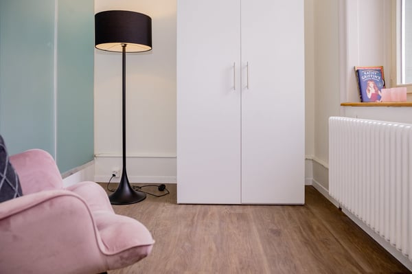 Möbliert, mit grosser Terrasse in Altstadt 9