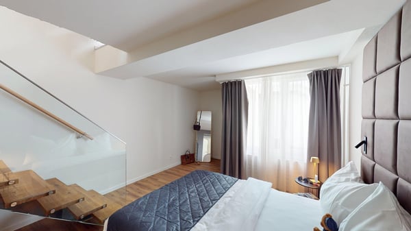 Erstvermietung nach Komplettsanierung – Exklusive Maisonette im Stadtzentrum 2