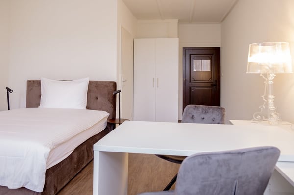 Schönes möbliertes 2-Zi.-App. in Altstadt (all inclusive) 2