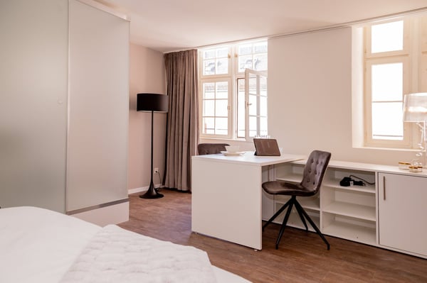 Zauberhaft möbliertes Zimmer in der Altstadt 5