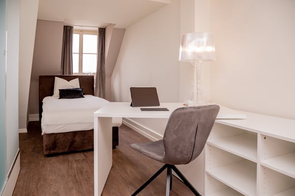 Zauberhaft möbliertes Zimmer in der Altstadt 1