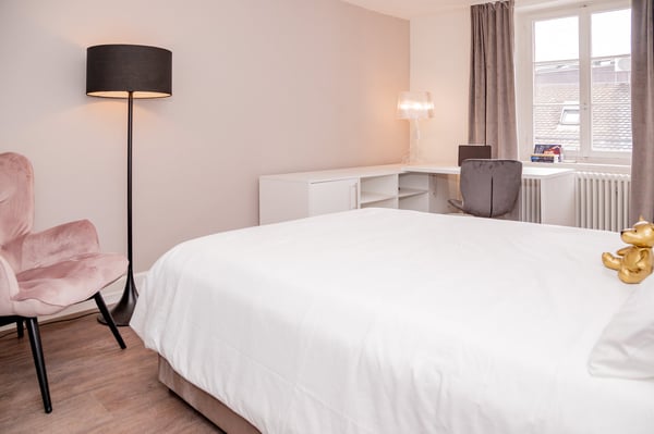 Zauberhaft möbliertes Zimmer in der Altstadt 2