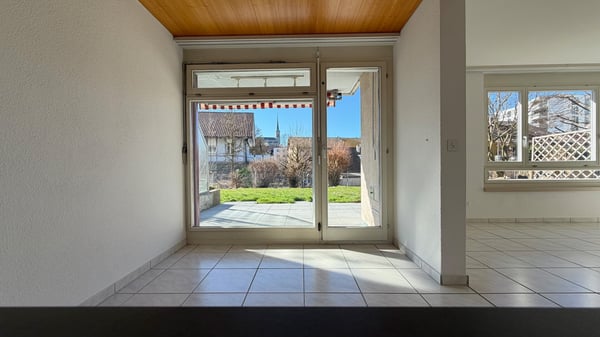 Zentrale und helle 4 -Zimmer-Wohnung mit Garten nur wenige Schritte 3