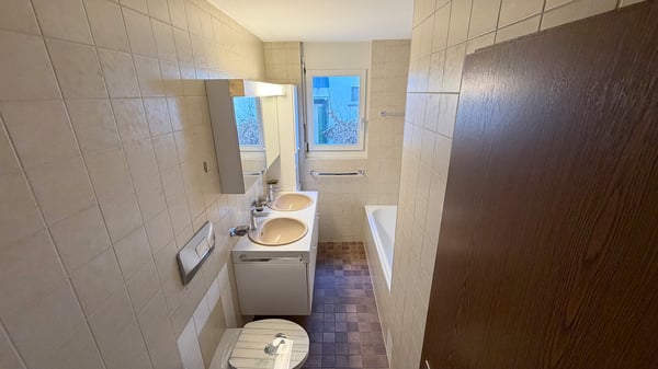 Zentrale und helle 4 -Zimmer-Wohnung mit Garten nur wenige Schritte 9