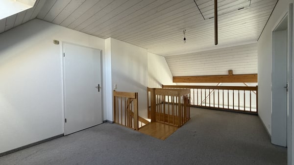 Attraktive 5.5-Zimmer-Maisonette-Dachwohnung mit zwei Balkonen und Zus 10