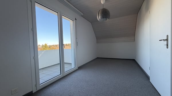 Attraktive 5.5-Zimmer-Maisonette-Dachwohnung mit zwei Balkonen und Zus 9