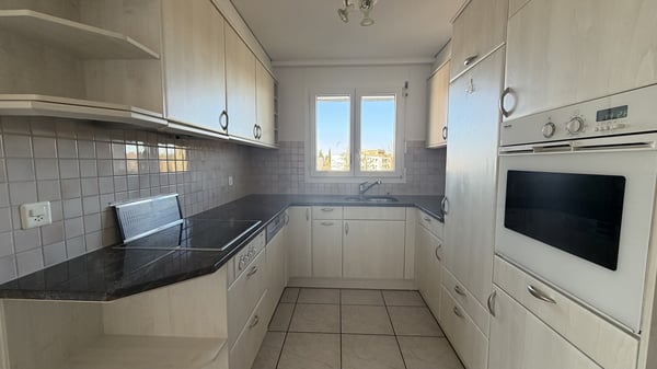 Attraktive 5.5-Zimmer-Maisonette-Dachwohnung mit zwei Balkonen und Zus 3