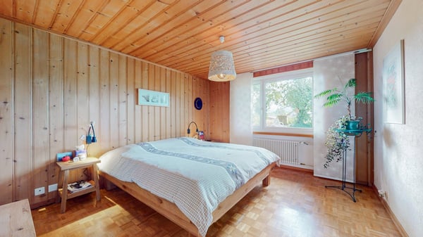 Zweifamilienhaus mit grossem Umschwung 18