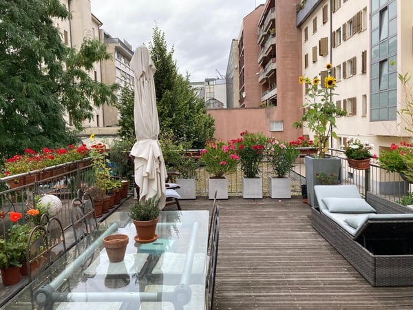 UNIQUE - Bel et grand appartement 1 pièces avec terrasse aux Pâquis 1