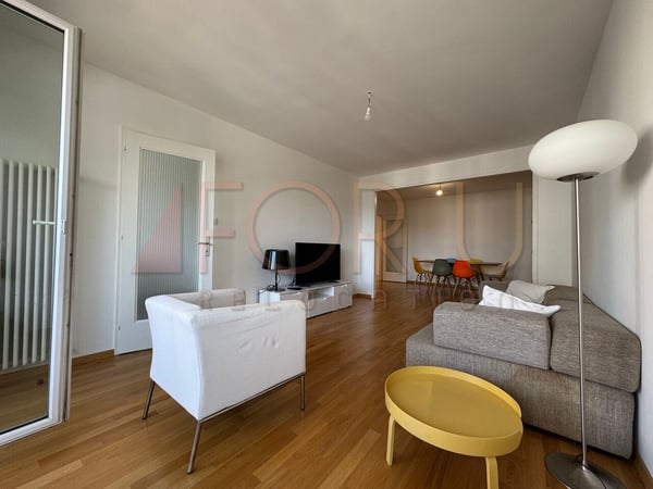 Très bel appartement rénové de 4 pièces avec balcon et bien localisé 2
