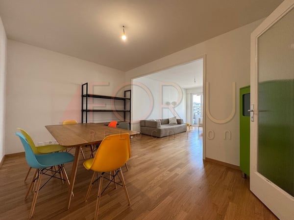 Très bel appartement rénové de 4 pièces avec balcon et bien localisé 4