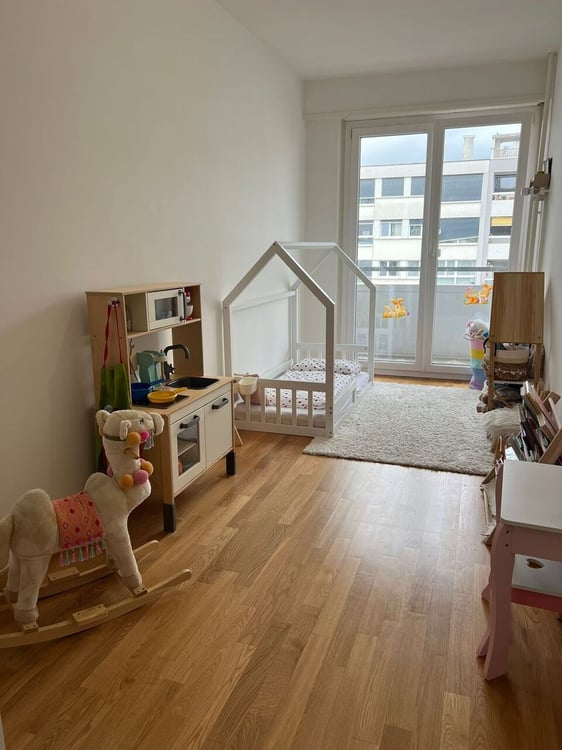 Très bel appartement rénové de 4 pièces avec balcon et bien localisé 6