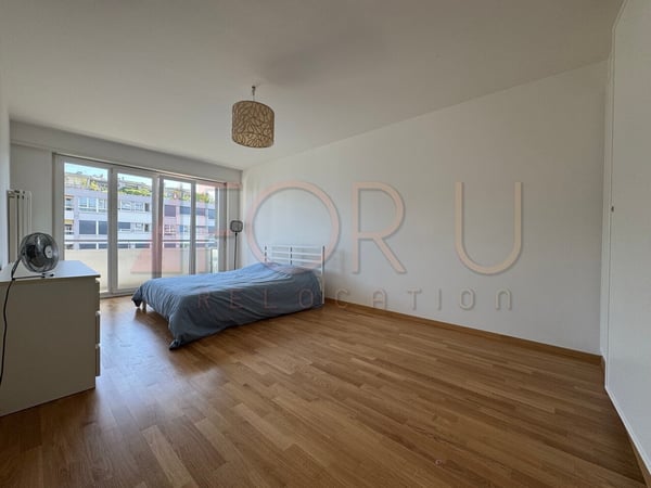 Très bel appartement rénové de 4 pièces avec balcon et bien localisé 6