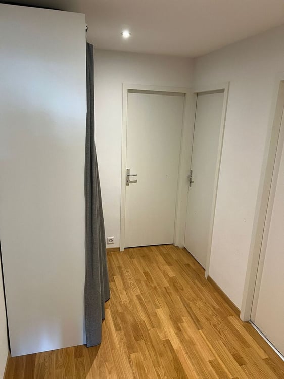 Très bel appartement rénové de 4 pièces avec balcon et bien localisé 8