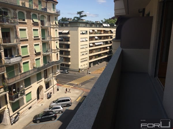 Très bel appartement 2 pièces avec balcon à Malagnou 2
