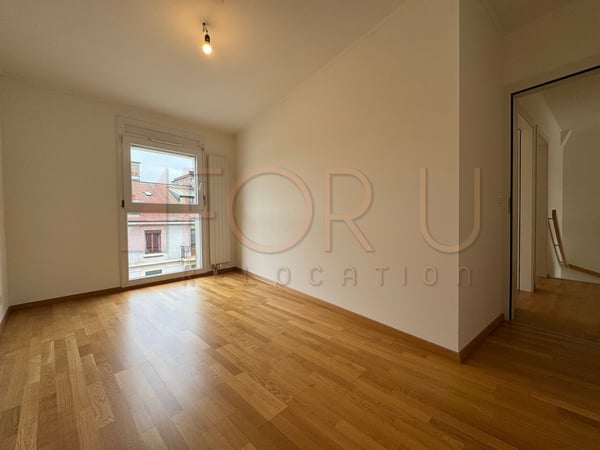 Beau duplex en attique de 7.5 pièces en surélévation aux Pâquis 6