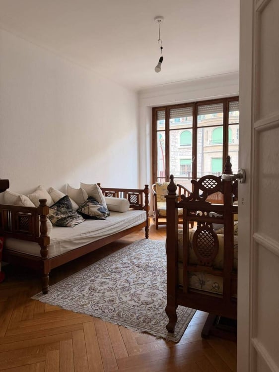 Bel appartement 4 pièces de style ancien au centre-ville de Genève 2