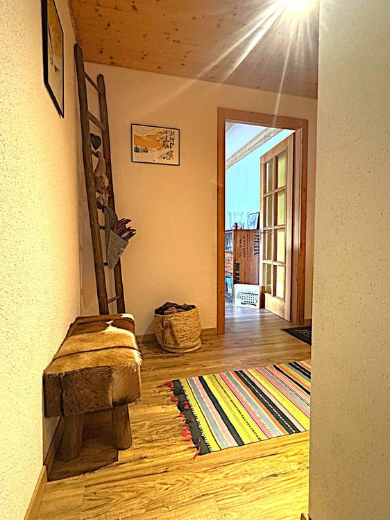 Lumineux 2.5 pièces de 60m2, entièrement rénové. 3ème étage, vue imprenable ! 10