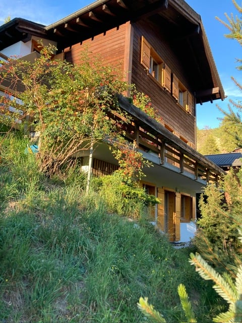 Chalet Le Nid à St-Luc – studio 30m2 avec grande terrasse à 200m des pistes 1