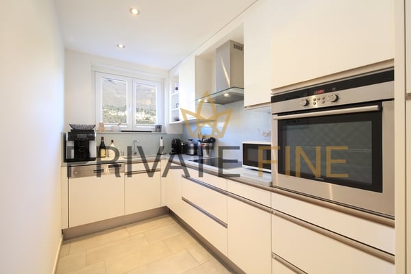 Sonnige 1.5 Zi.-Attikawohnung mit Pool (1) 4