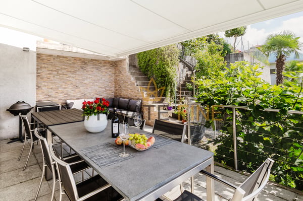 Schöne und moderne Villa mit fantastischer Seesicht (68) 2