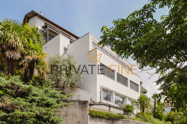 Schöne und moderne Villa mit fantastischer Seesicht (68) 3
