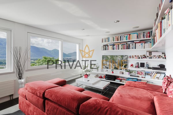 Schöne und moderne Villa mit fantastischer Seesicht (68) 4