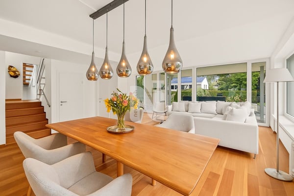 Sehr attraktives Einfamilienhaus auf dem Bruderholz mit Pool, Sauna, Garten und viel Privatsphäre 4