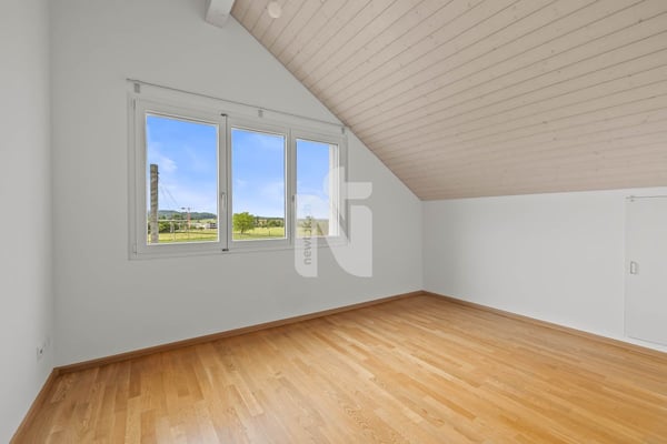 Familienfreundliche Maisonettewohnung mit grossem Balkon und wunderschöner Weitsicht 12