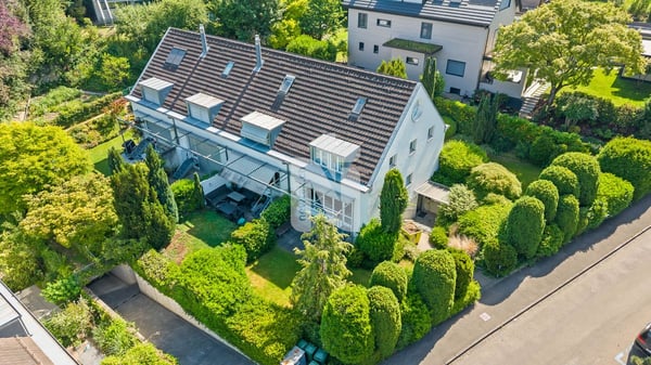 Familienfreundliches Reiheneckhaus mit idyllischem Garten und Weitsicht bis nach Basel 1