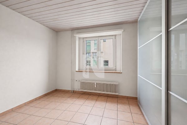 Grosszügig und lichtdurchflutet: 4.5-Zimmer-Wohnung mit Sauna, Balkon und Tiefgaragenplatz 11