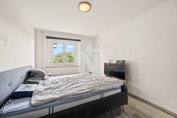 Grosszügig und lichtdurchflutet: 4.5-Zimmer-Wohnung mit Sauna, Balkon und Tiefgaragenplatz 10