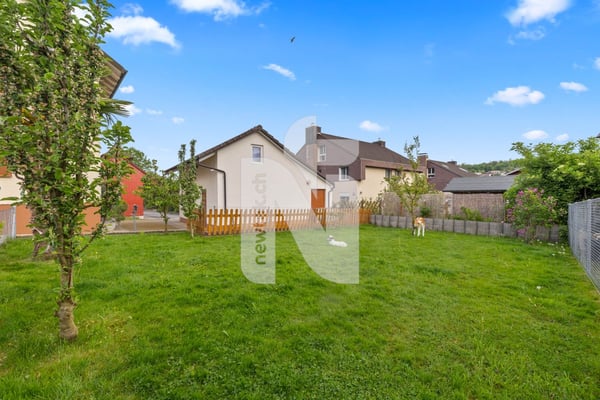 Grosszügiges, modernes Einfamilienhaus mit gepflegtem Garten in ruhiger Lage 3
