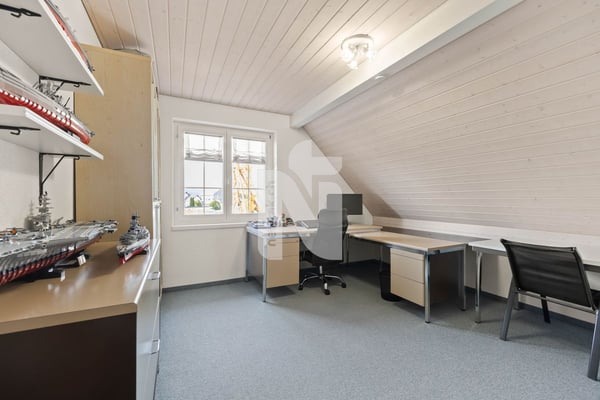 Modern renoviertes autarkes Haus mit riesiger Terrasse und atemberaubendem Ausblick 12