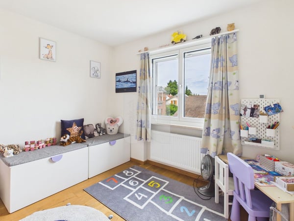 Familienfreundlich, modern und einzugsbereit - mit Garten und Blick ins unverbaubare Grüne 12