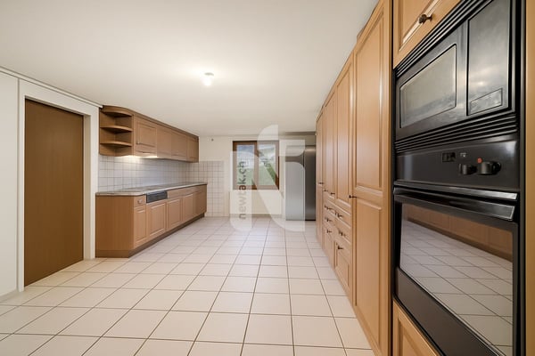 Bauernhaus mit Garten, Parkplätzen und grosser Ausbaureserve - ideal als Generationenhaus 12