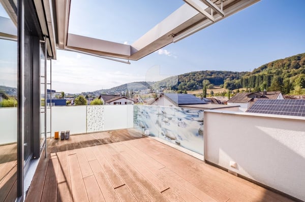 Exklusive Attikawohnung mit direktem Liftzugang, grosszügiger Terrasse, traumhafter Weitsicht und zwei Tiefgaragenplätzen 3