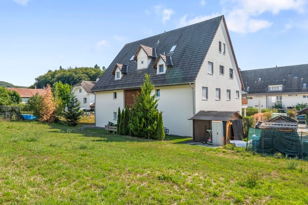 Moderne und helle 4.5-Zimmer-Gartenwohnung an naturnaher Lage mit Lift und Tiefgaragenplatz 2
