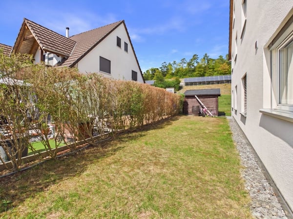 Moderne und helle 4.5-Zimmer-Gartenwohnung an naturnaher Lage mit Lift und Tiefgaragenplatz 8