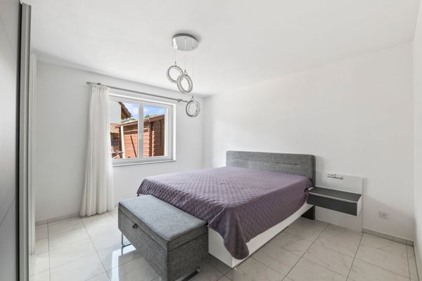 Moderne und helle 4.5-Zimmer-Gartenwohnung an naturnaher Lage mit Lift und Tiefgaragenplatz 9