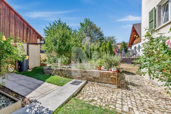 Ein Haus - drei Wohnungen - unzählige Möglichkeiten, ideal für Familien und Anleger 3
