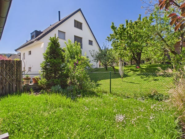 Grosszügiges Familienhaus mit Sitzplatz und Doppelcarport 2