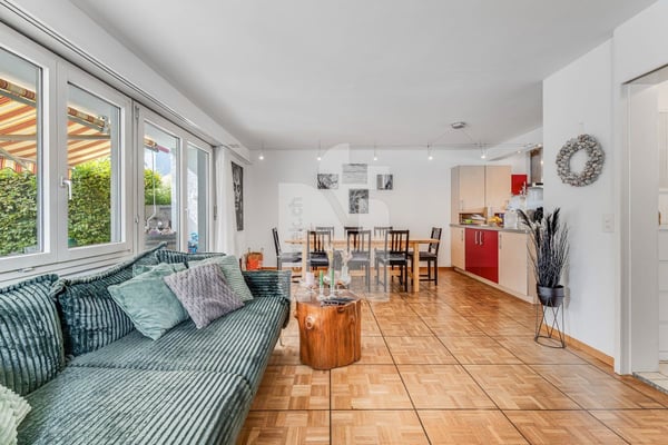 Grosszügiges Familienhaus mit Garten, Garage und Solaranlage an ruhiger, zentraler Lage 5