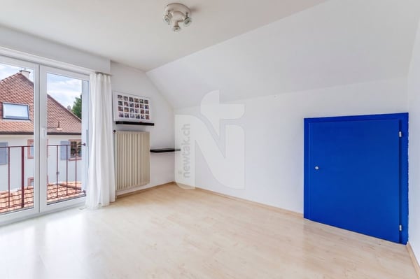 Grosszügiges Familienhaus mit Garten, Garage und Solaranlage an ruhiger, zentraler Lage 11